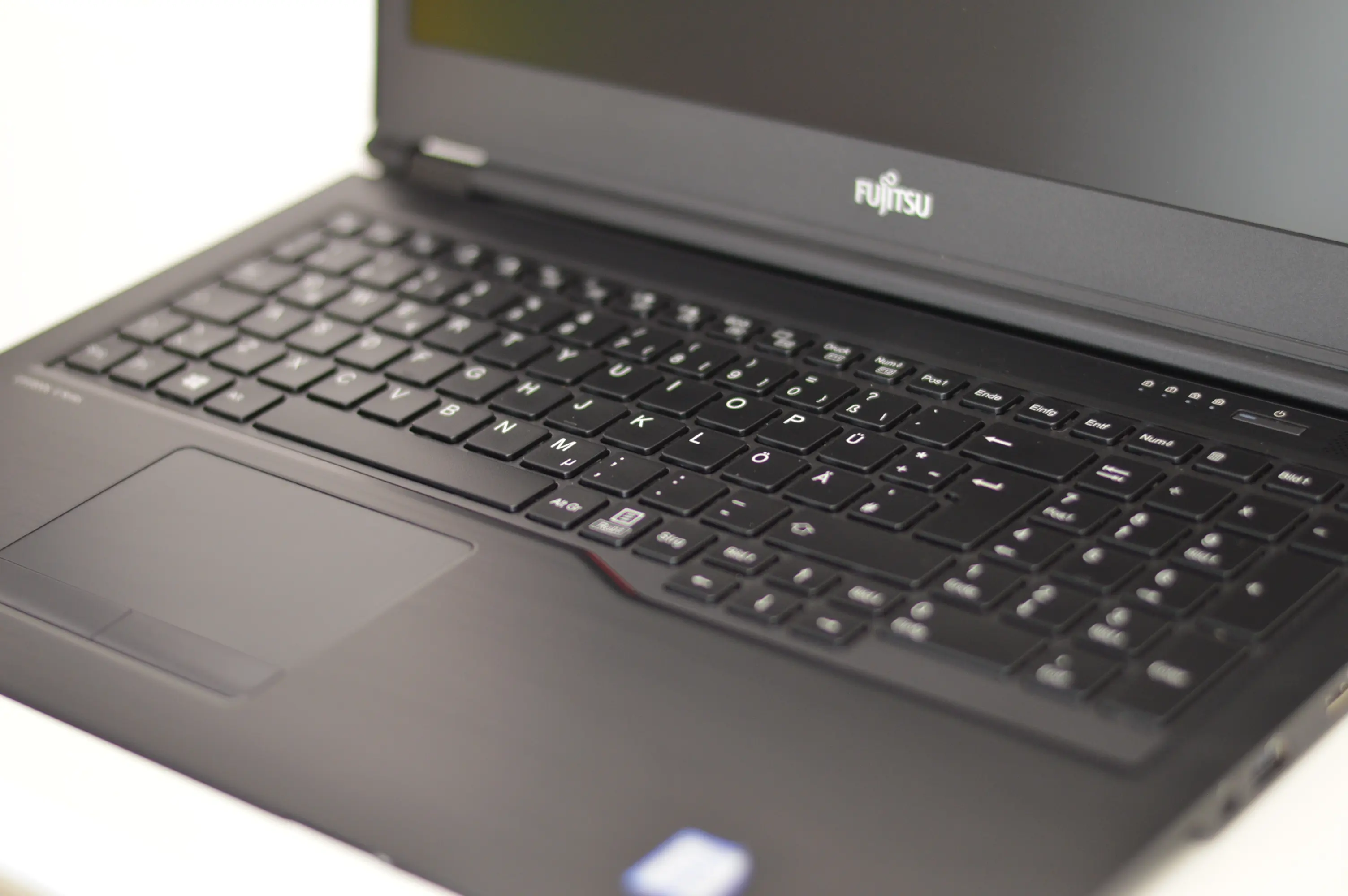 Fujitsu Lifebook U759 (15.60", Intel Core I5-8265U, 8 GB, 256 GB - Foto 2