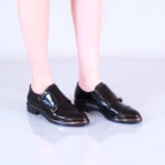 Ежедневни черни дамски обувки от естествен лак 01.3404