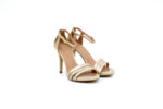 Елегантни златни дамски сандали от лак на висок ток 47.21817