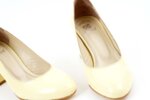 Елегантни жълти дамски обувки от лак на висок ток 01.4650