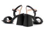 Елегантни черни дамски сандали от естествена кожа на висок ток 04.6880