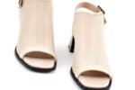 Елегантни бежови дамски сандали от естествен лак но висок ток 29.15051