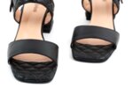 Елегантни черни дамски сандали от естествена кожа на висок ток 04.7956