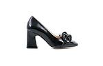 Елегантни черни дамски обувки от естествен лак на висок ток 01.1900