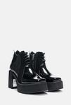 Елегантни черни дамски обувки от естествен лак и велур 01.11520