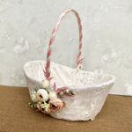Сватбена кошничка с божури в цвят пепел от рози E23