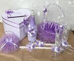 Сватбена кошничка за пръстени в бяло и лилаво с лебеди