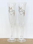 Сватбени чаши с две брокатени сърца, гълъби и сребърна декорация T4
