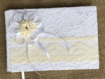 Сватбени аксесоари в бяло и цвят пудра с дантела K26