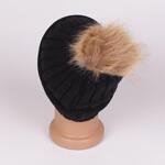 Черна дамска плетена шапка със светлокафяво пухче