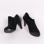 Черни велурени обувки с лак и камъчета