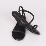 Черни дамски сандали с черни камъчета