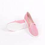 Равни дамски обувки на дупки в розово