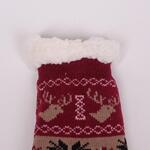 Дамски пухкави чорапи в тъмно червено с черни снежинки