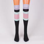 Дамски черни 7/8 чорапи с цветно пастелно райе