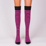 Дамски 7/8 чорапи с раиран десен в черно и неоново розово