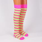 Дамски 7/8 чорапи с раиран десен в неонови цветове