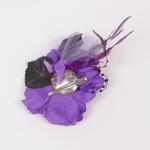 Декоративно цвете в лилав и черен цвят с брокат и пера