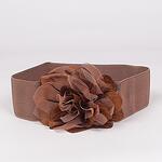 Ластичен дамски колан в кафяв цвят с голямо цвете