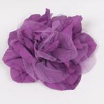 Виолетово голямо декоративно цвете