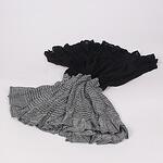 дамски кръгъл шал в черен и сив цвят с къдрички