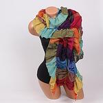 Многоцветен дамски шал с набран ефект