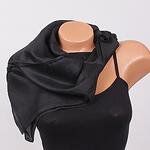 Квадратен дамски шал в черен цвят