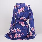 Плюшен макси дамски халат в тъмносиньо с качулка и цветя