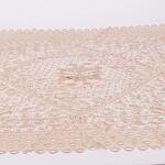 Плетена покривка-каре в бежов цвят с цвете 90/90