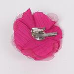 Малко декоративно цвете в наситен розов цвят