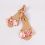 Бежови силиконови дамски обувки с цветя
