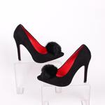 Велурени черни дамски обувки с пухче