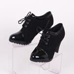 Дамски обувки в комбинация черен лак и еко - велур