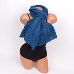 Дамски шал от едро плетиво в тъмно синьо