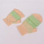 Детски плетени ръкавички  в кайсиев и зелен цвят