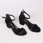 Елегантни дамски велурени сандали на ток в черен цвят