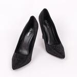 Елегантни дамски черни обувки с камъчета
