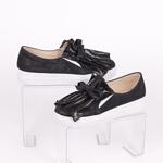 Ефектни черни обувки с бяла подметка
