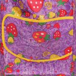 Лилава гумирана готварска престилка с ягоди