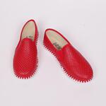 Меки червени кожени обувки с дупки