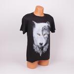 Мъжка тениска в черно със сиво-бял вълк
