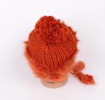 Плетена шапка с пух в оранжев цвят