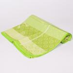 Покривка за маса с тефлоново покритие в светло зелен цвят с флорален принт 130/180