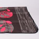 Сиво-кафява покривка за маса с тефлоново покритие и розови орнаменти 130/180