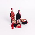 Стилни сандали в черно и червено с висок ток