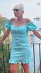 Къса дамска памучна синя рокля с волан и буфан ръкави AGGATA