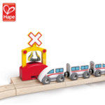 Hape - Дървен автоматичен влаков звънец H3706