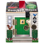 Melissa&Doug - Дървена куклена къща с 4 входа с ключове 12505