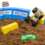 Spin Master Kinetic Sand Арена с кинетичен пясък и количка Monster Jam 6046704