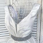 Официална коктейлна рокля от луксозна тафта в бял цвят-Copy